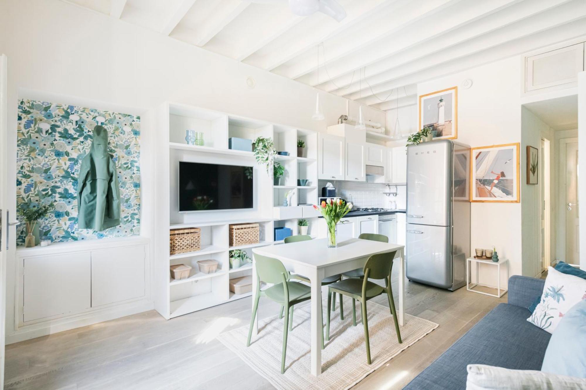 Lovely Apartment On The Navigli River By Easylife Милан Экстерьер фото