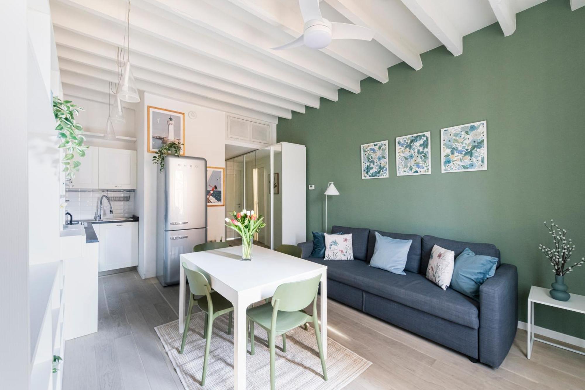 Lovely Apartment On The Navigli River By Easylife Милан Экстерьер фото